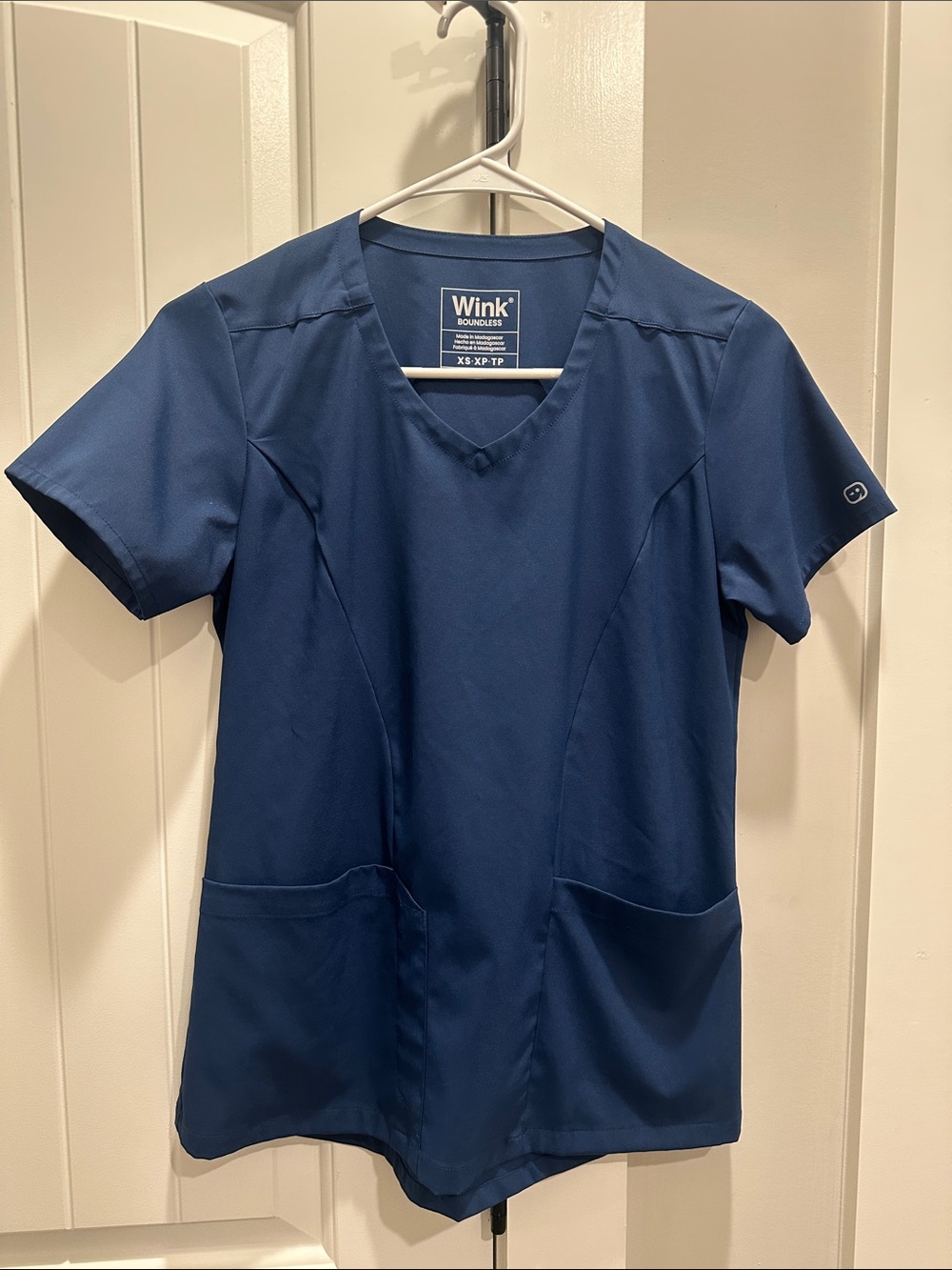 Wink Women's Navy V-Neck Scrub Tunic